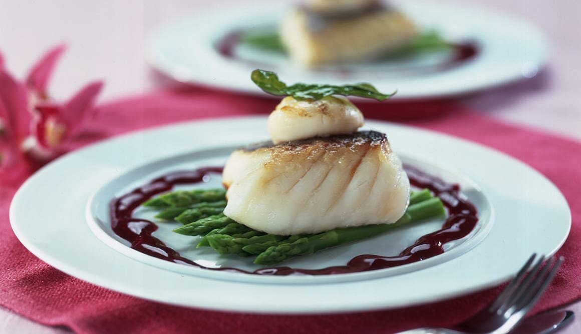 Filet de Cabillaud de Norvège caramélisé et émulsion de betterave 