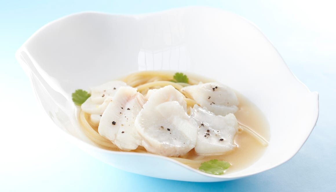 Effeuillé de Cabillaud de Norvège et bouillon de citronnelle