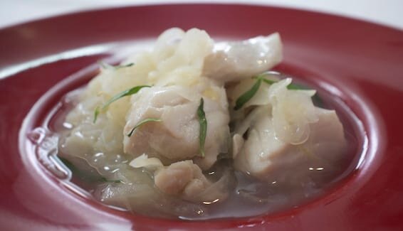 Bouillon de fenouil et aiglefin de Norvège