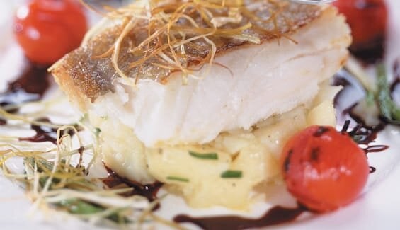 Cabillaud de Norvège, purée et vinaigrette au jus de viande