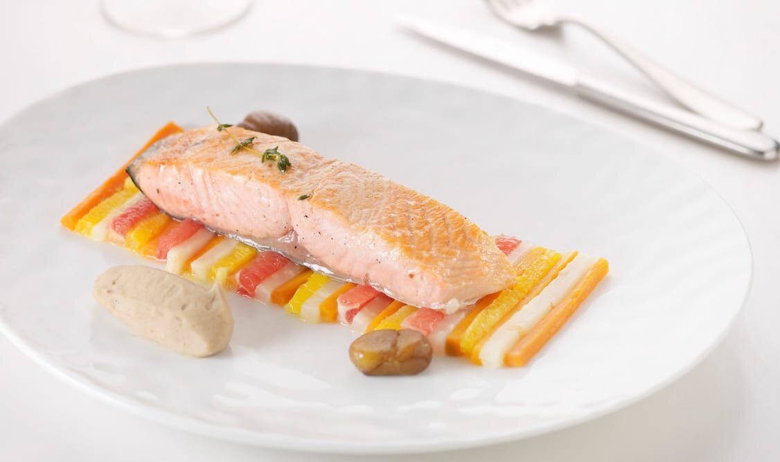 Cœur de Saumon de Norvège meunière, châtaignes et agrumes