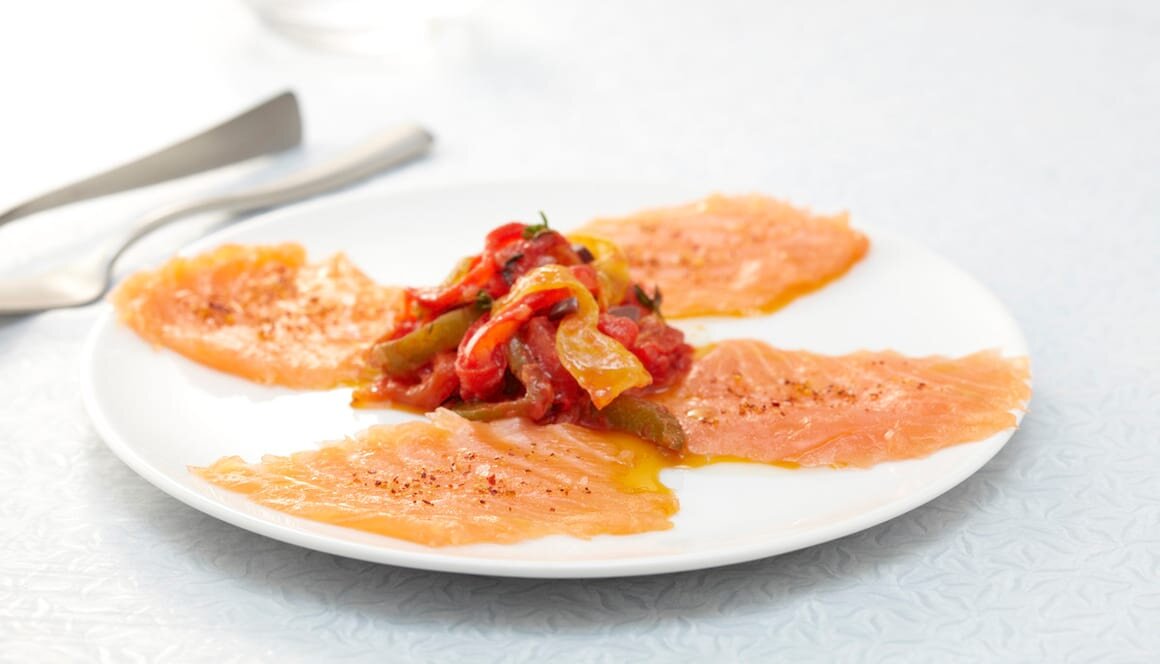 Carpaccio de saumon de Norvège au piment d’Espelette