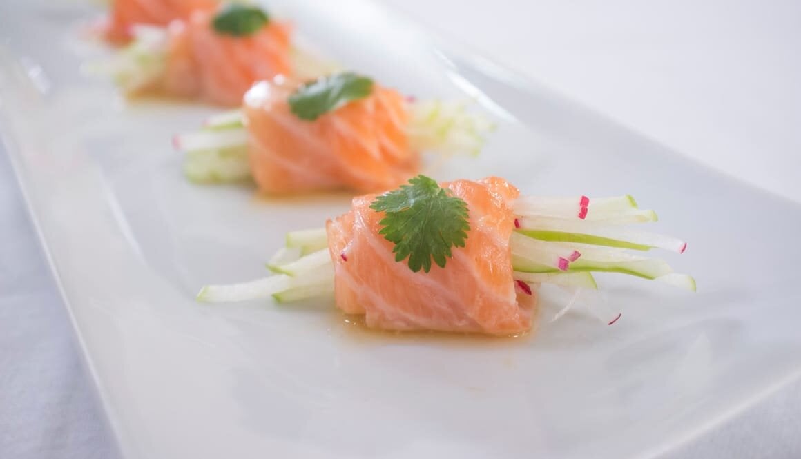 Rouleaux de saumon de Norvège, sauce aux agrumes