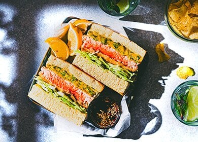 Sandwich sando au saumon de Norvège