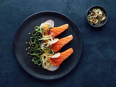 Saumon de Norvège au four et sa vinaigrette à la pomme