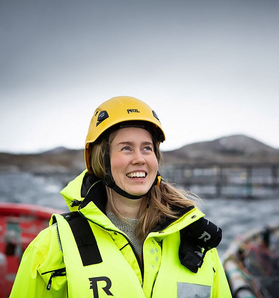 Sabine Fossmo dans un enclos en haute mer